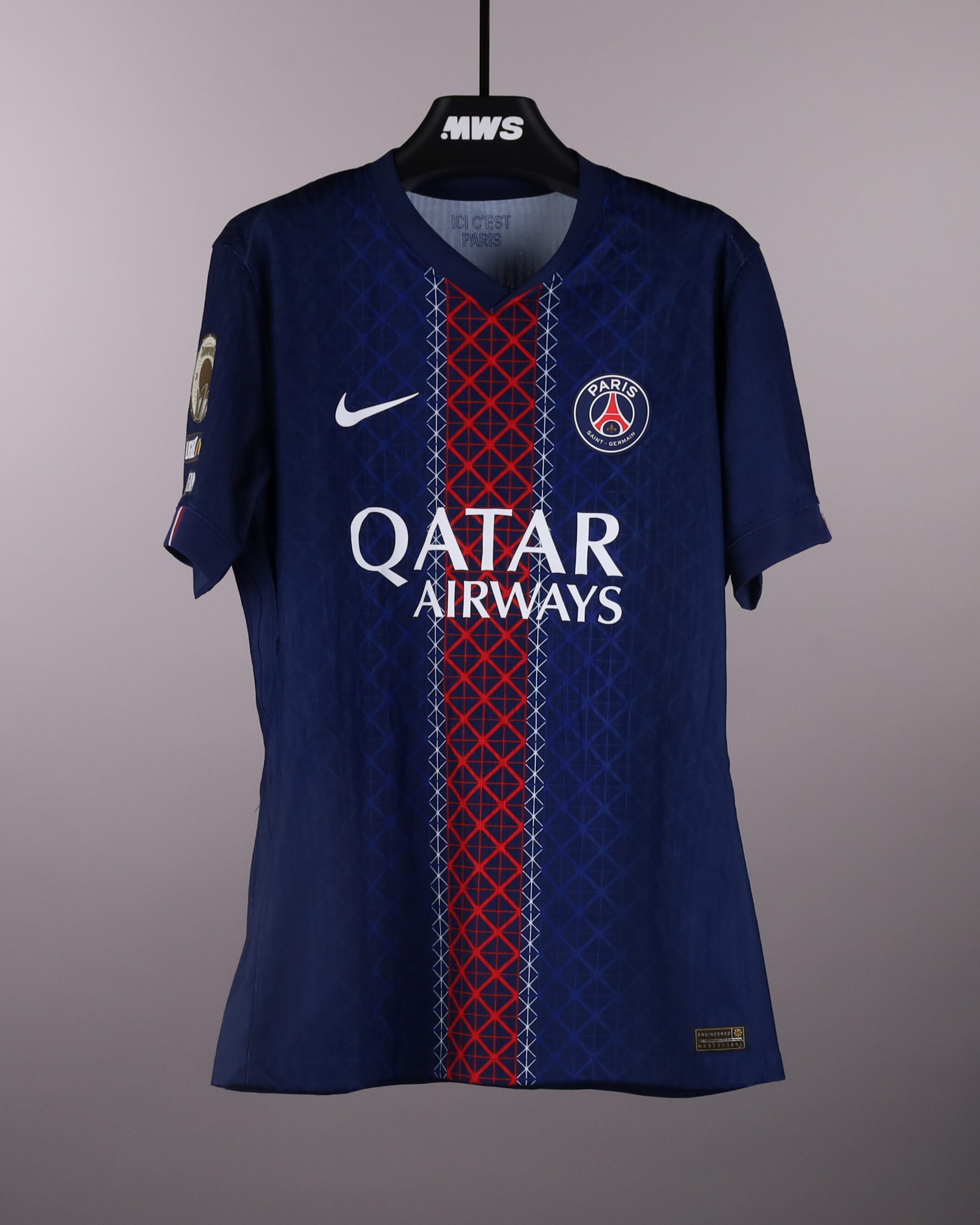 Bradley Barcola Paris Saint-Germain shirt