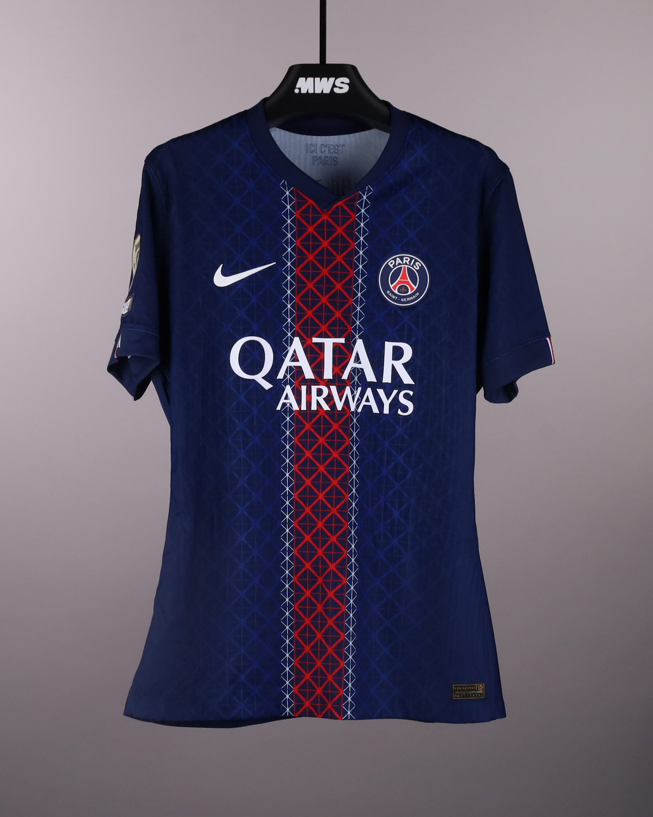 João Neves Paris Saint-Germain shirt