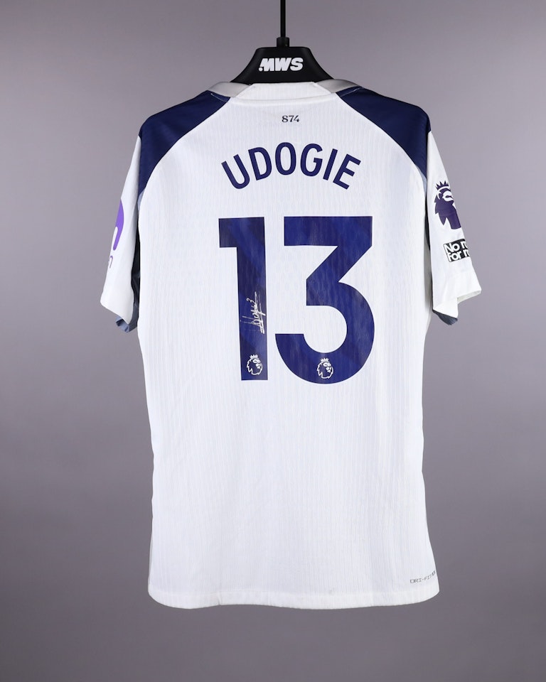 Destiny Udogie Tottenham Hotspur camisa.