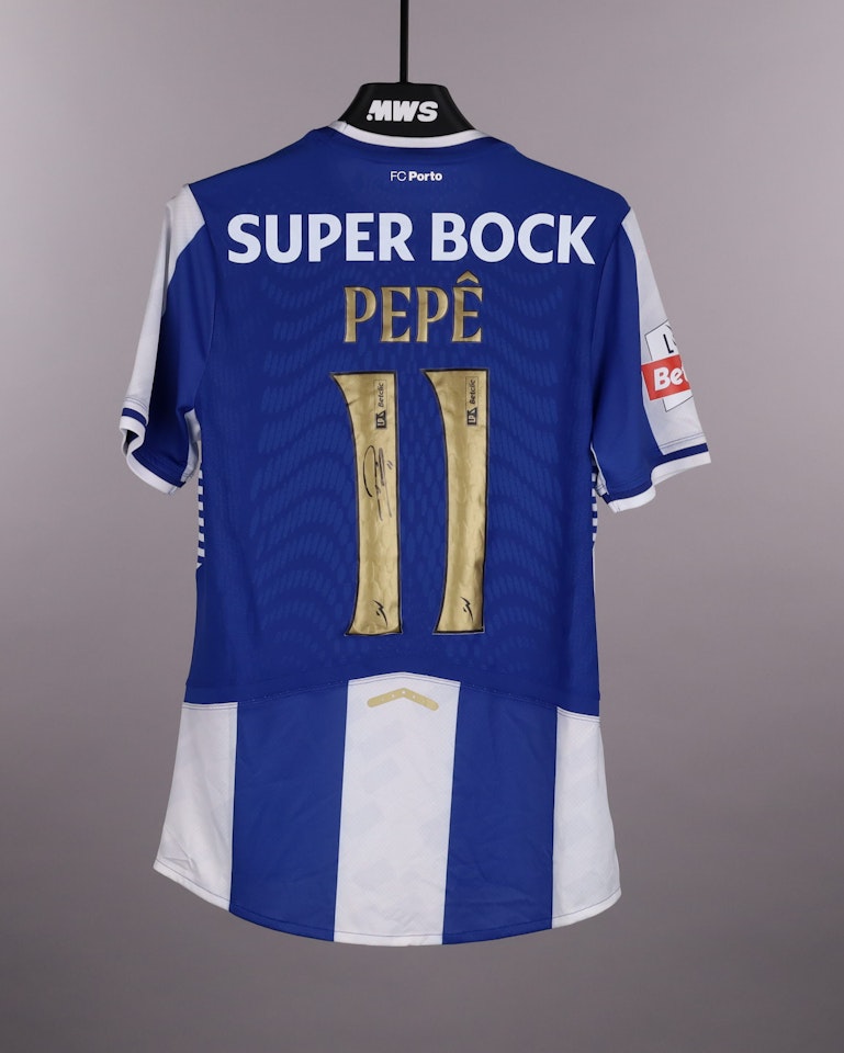 Pepê FC Porto shirt