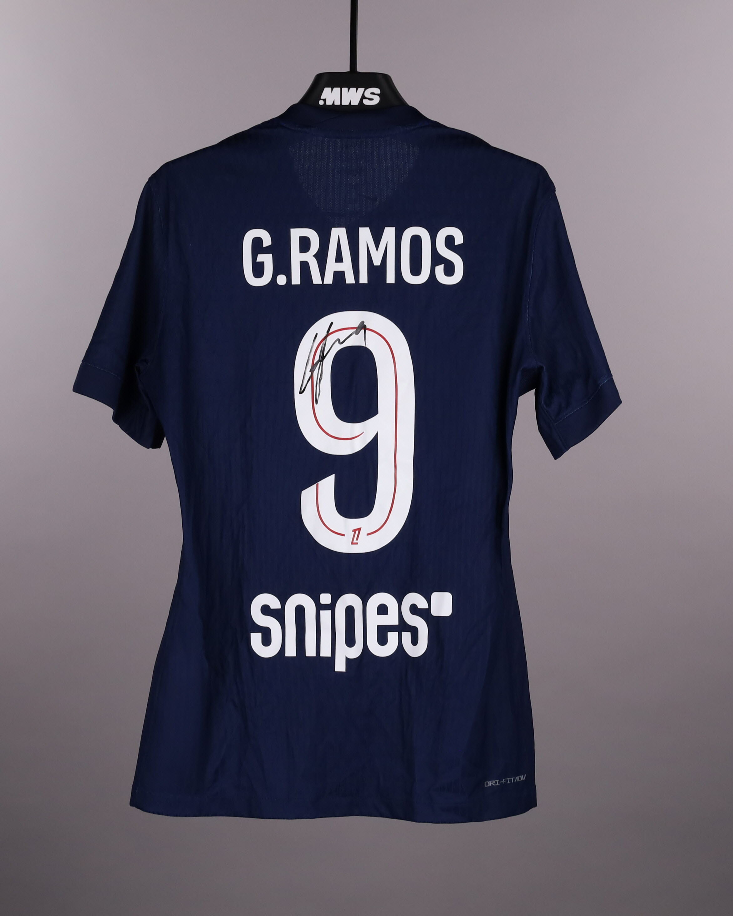 Gonçalo Ramos Paris Saint-Germain shirt