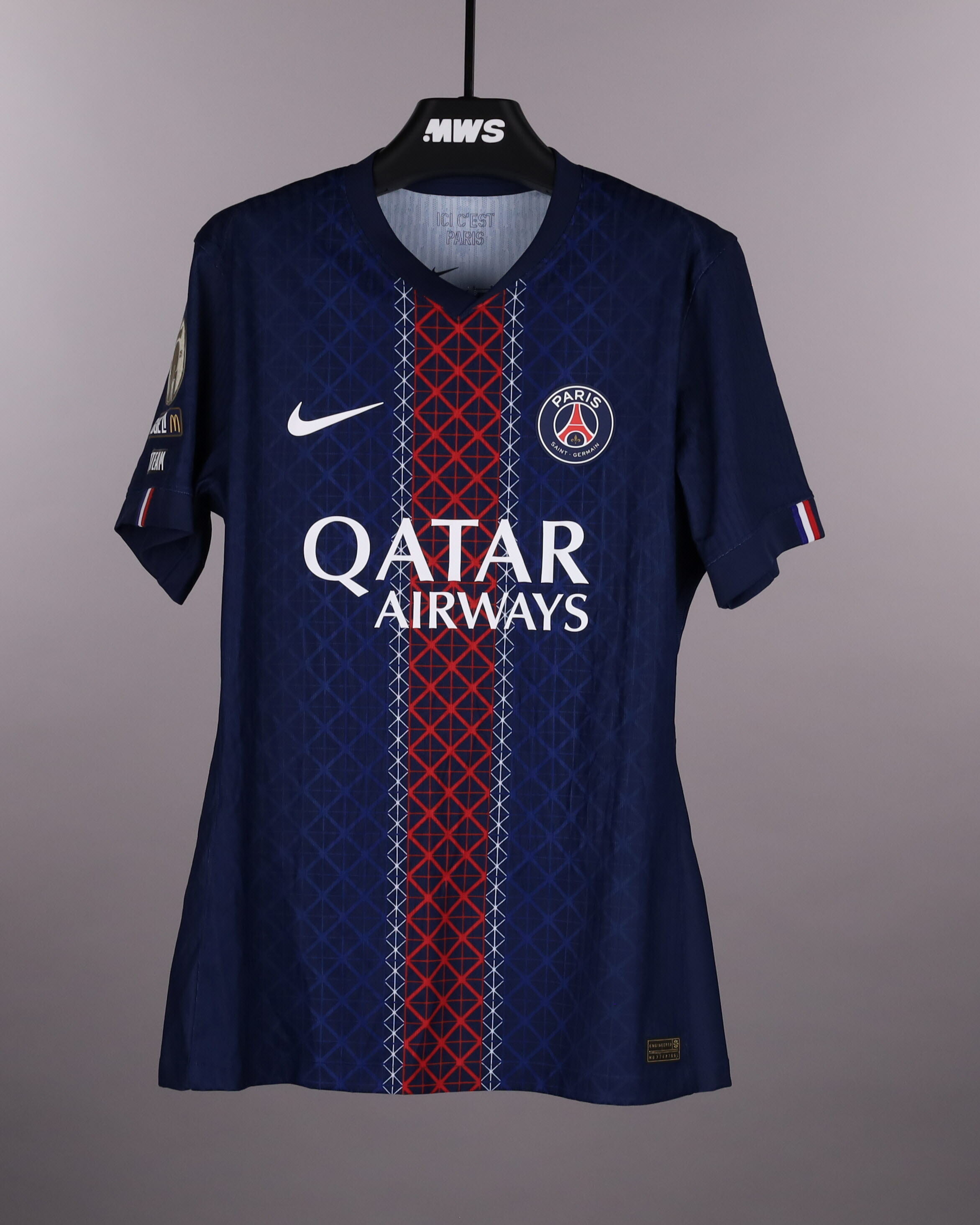 Gonçalo Ramos Paris Saint-Germain shirt