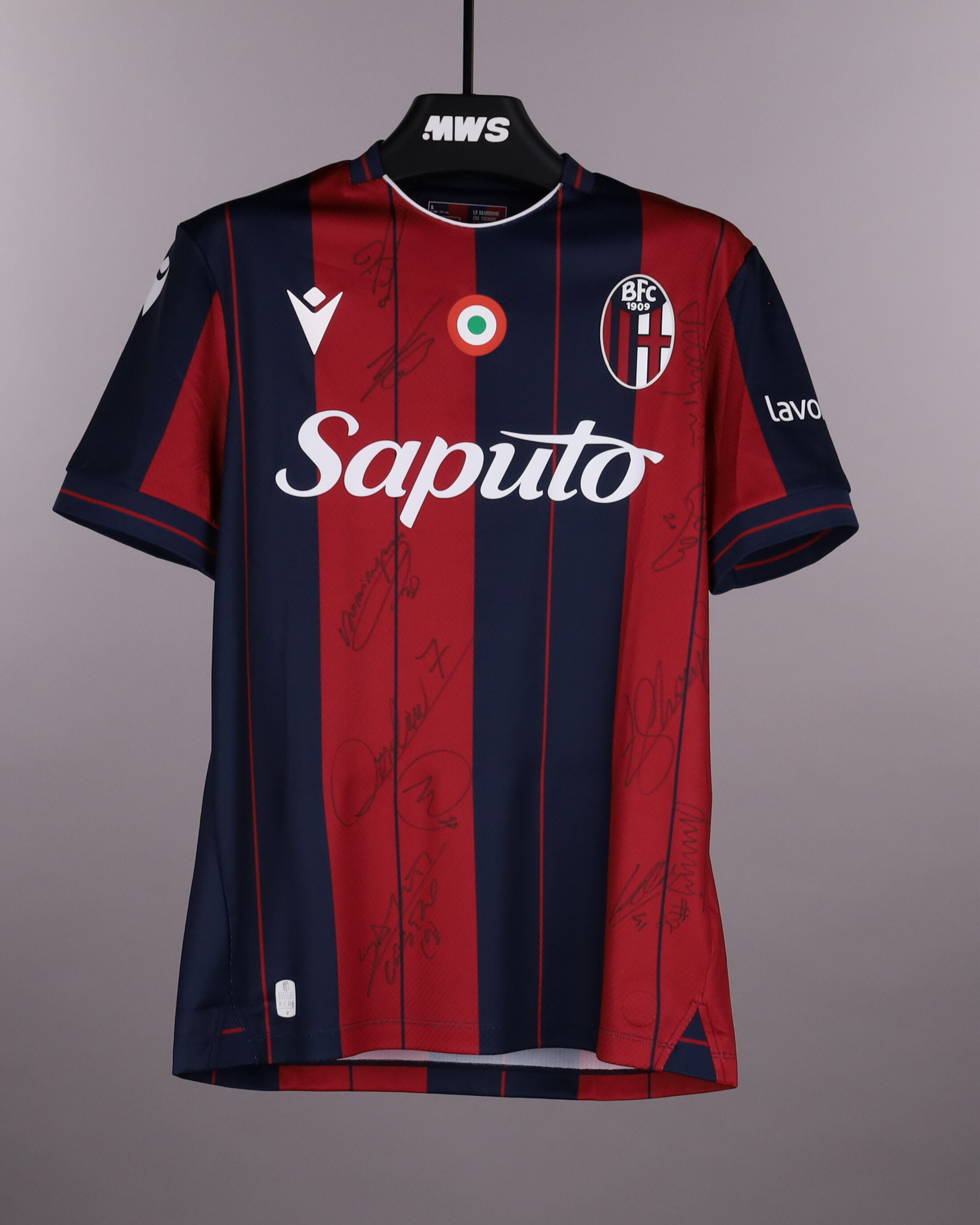 Squad Signed Shirt | MatchWornShirt