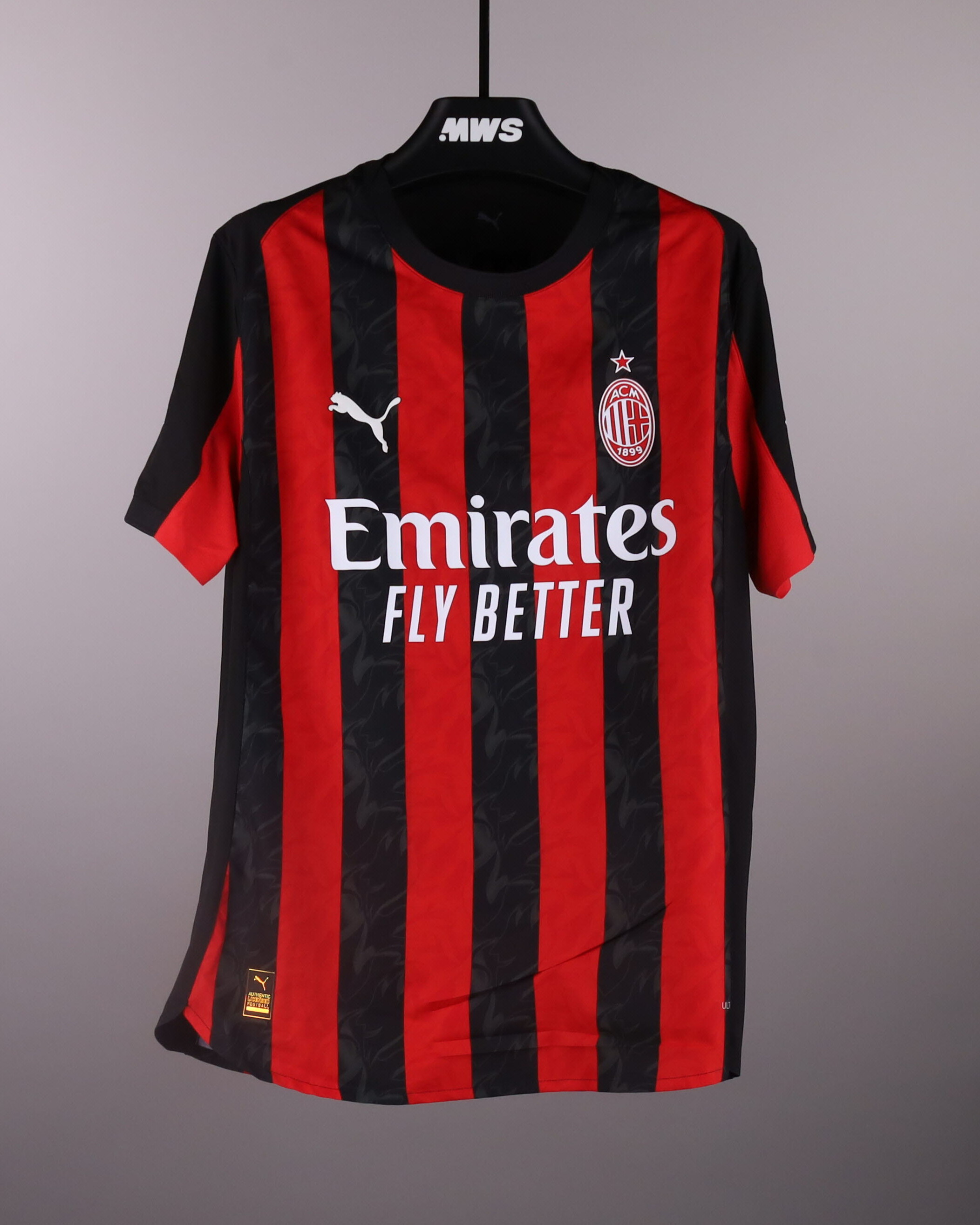 Fikayo Tomori AC Milan shirt