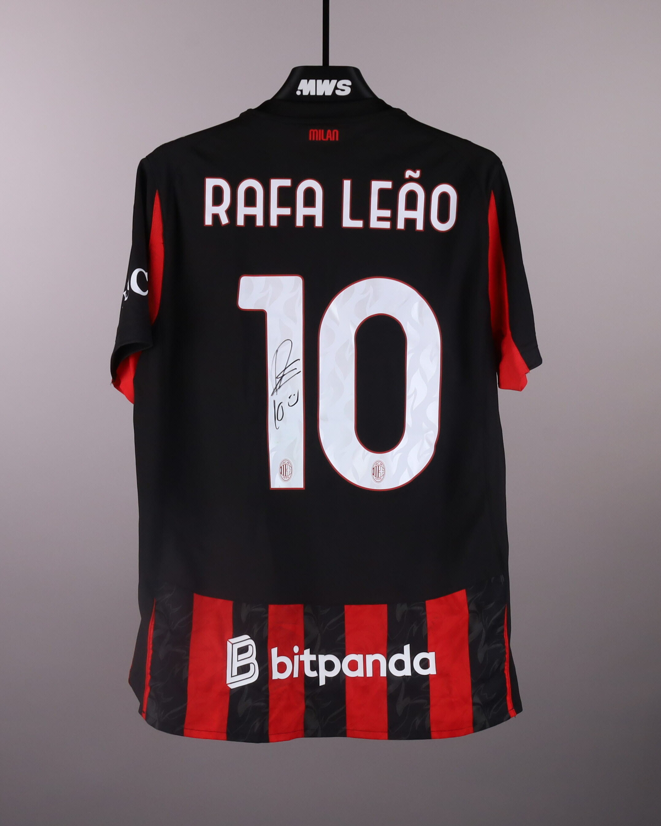 Rafael Leão AC Milan shirt
