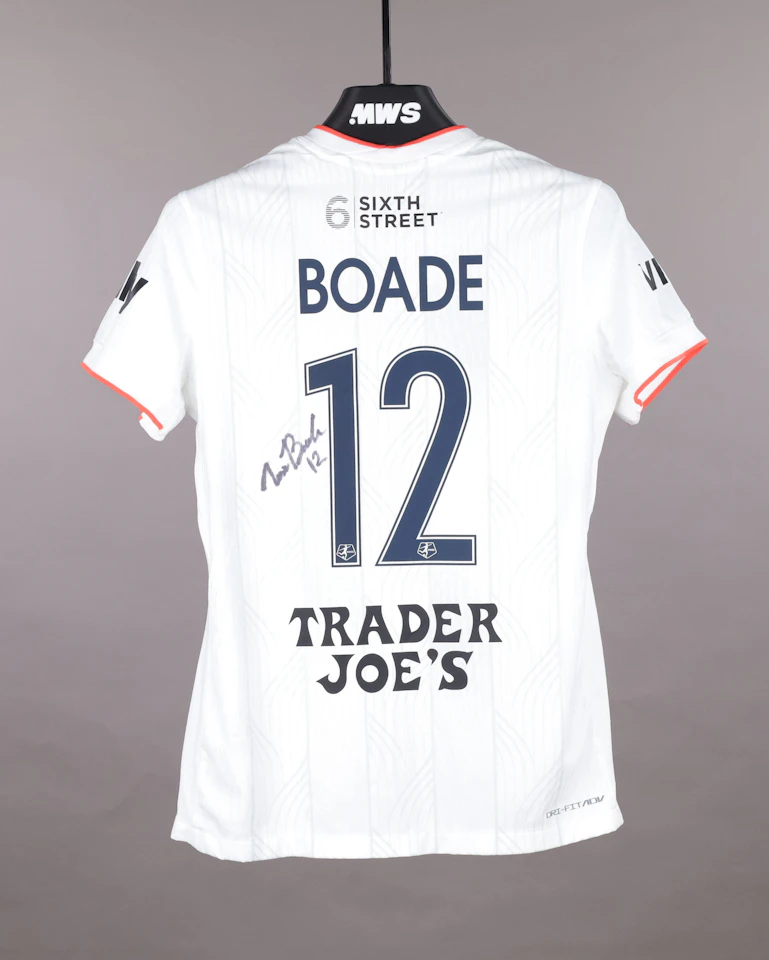 来自Bay FC的Tess Boade球衣