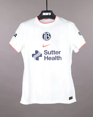 来自Bay FC的Tess Boade球衣