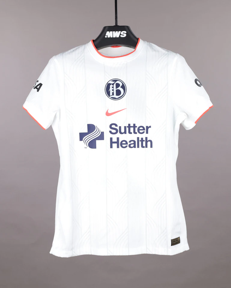 来自Bay FC的Tess Boade球衣