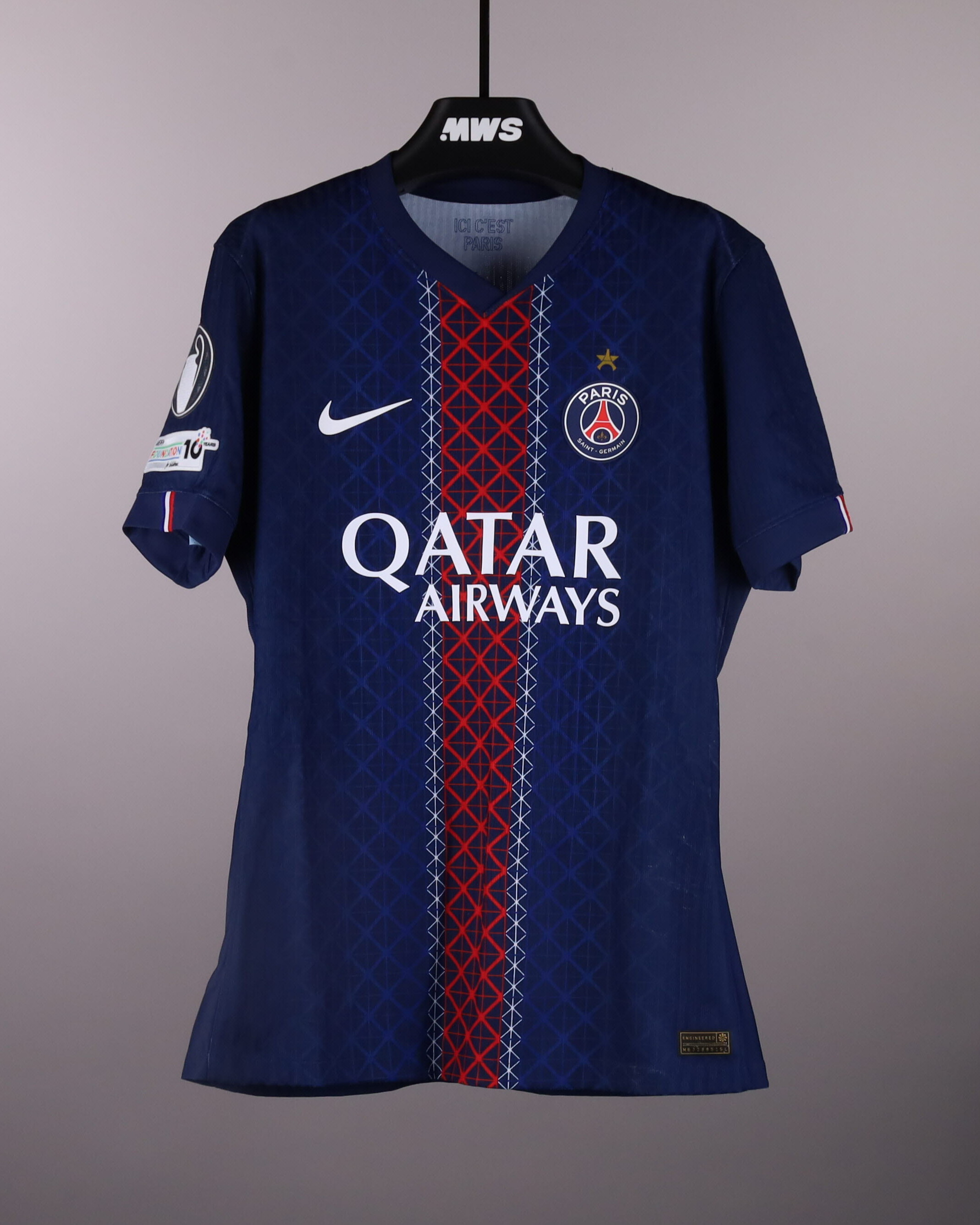 Bradley Barcola Paris Saint-Germain shirt
