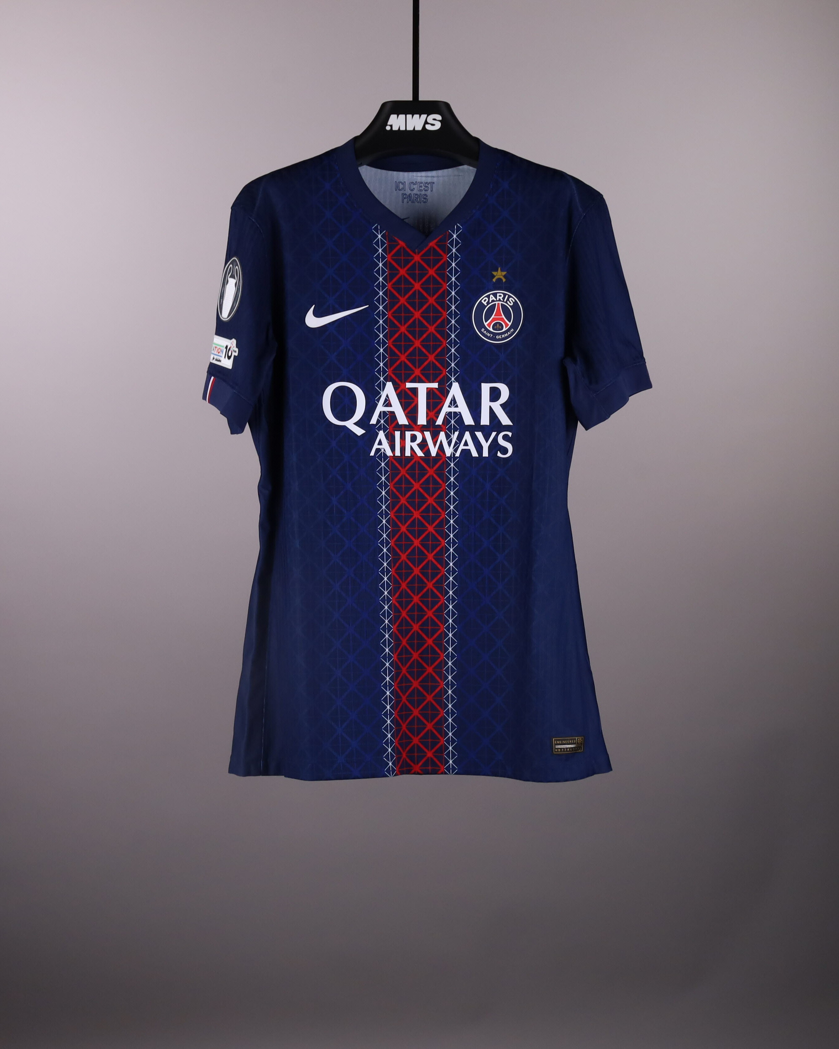 João Neves Paris Saint-Germain shirt