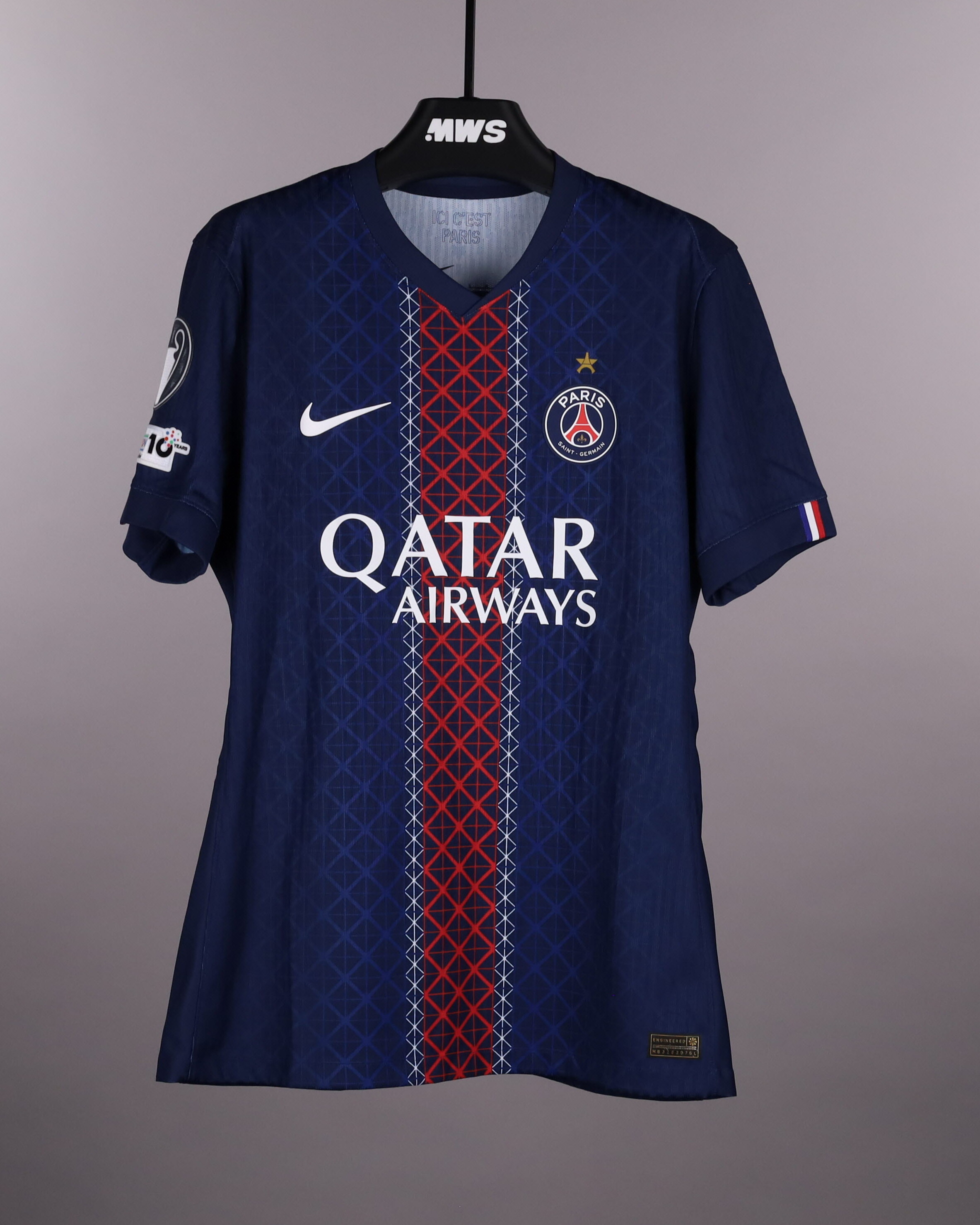 Lucas Hernández Paris Saint-Germain shirt