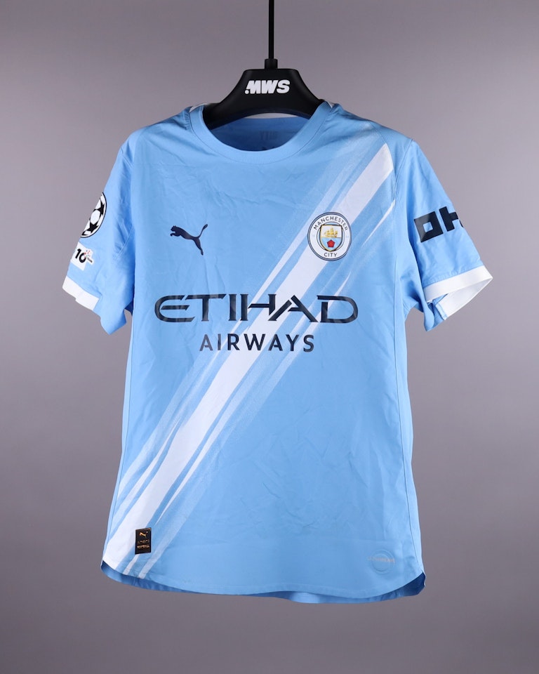 Tijjani Reijnders Manchester City jersey