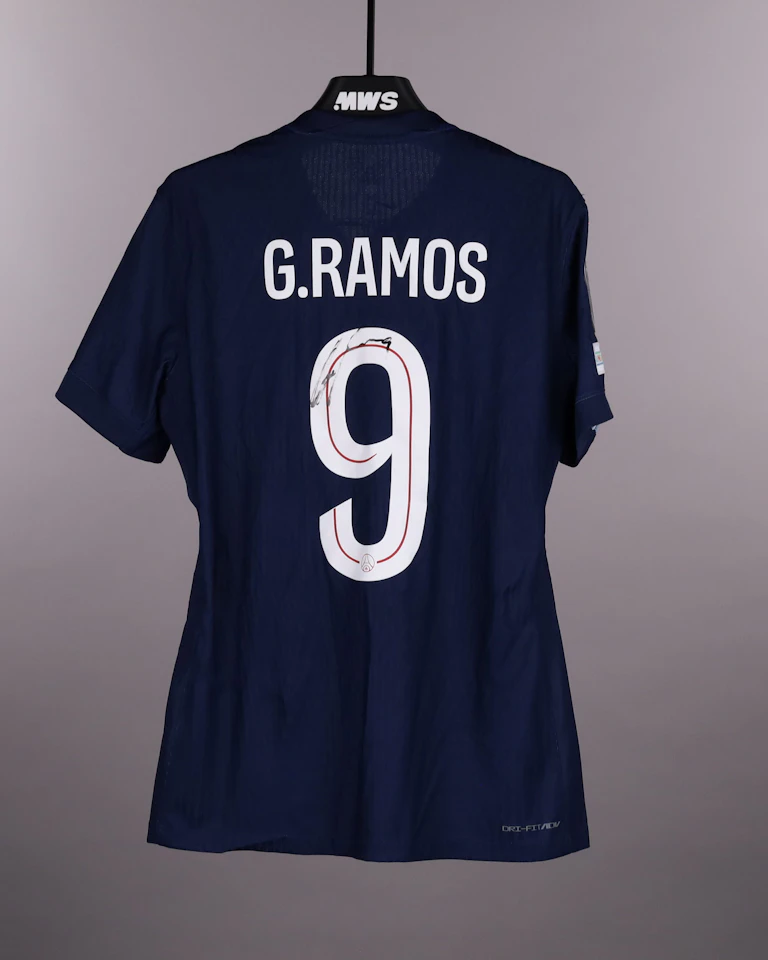 Gonçalo Ramos Paris Saint-Germain のシャツ