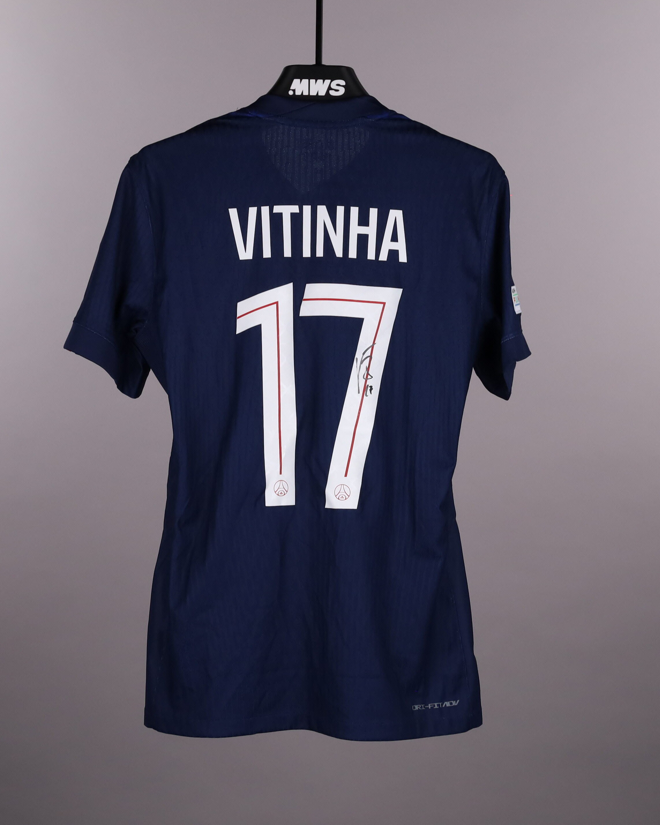 Vitinha Paris Saint-Germain shirt
