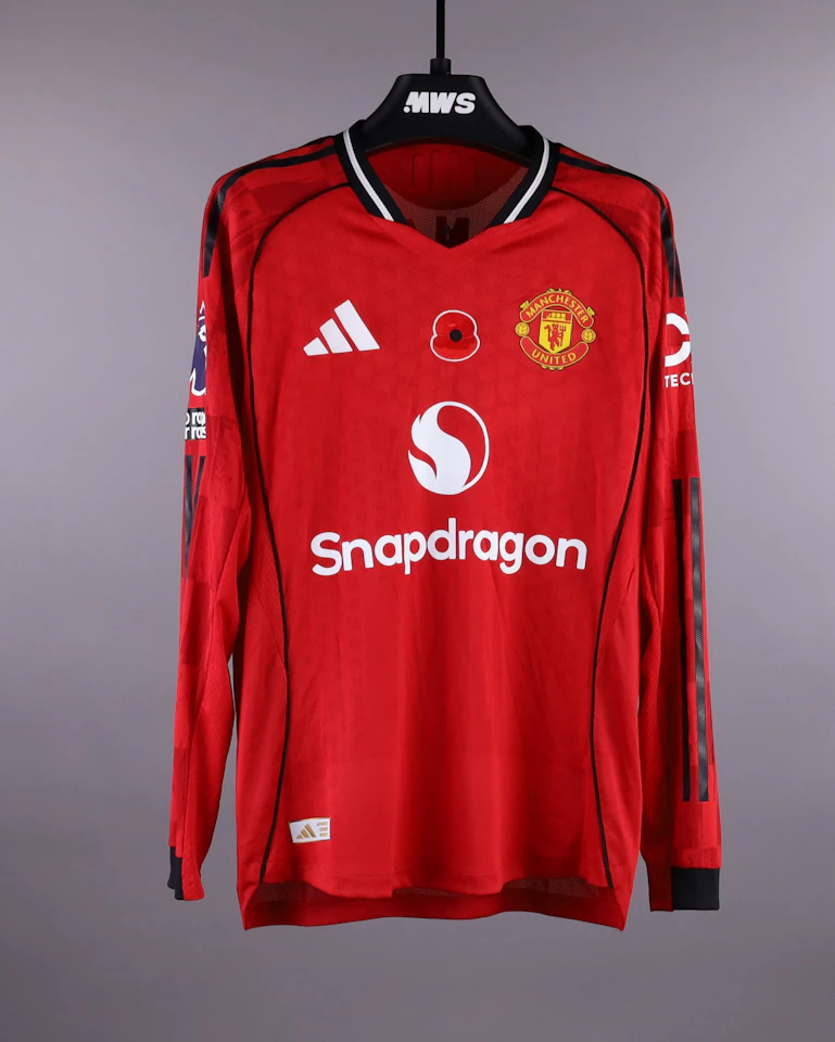 Bruno Fernandes Manchester United shirt