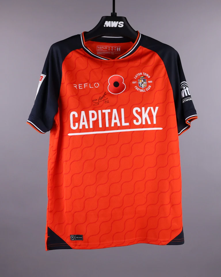来自Luton Town的Jake Richards球衣
