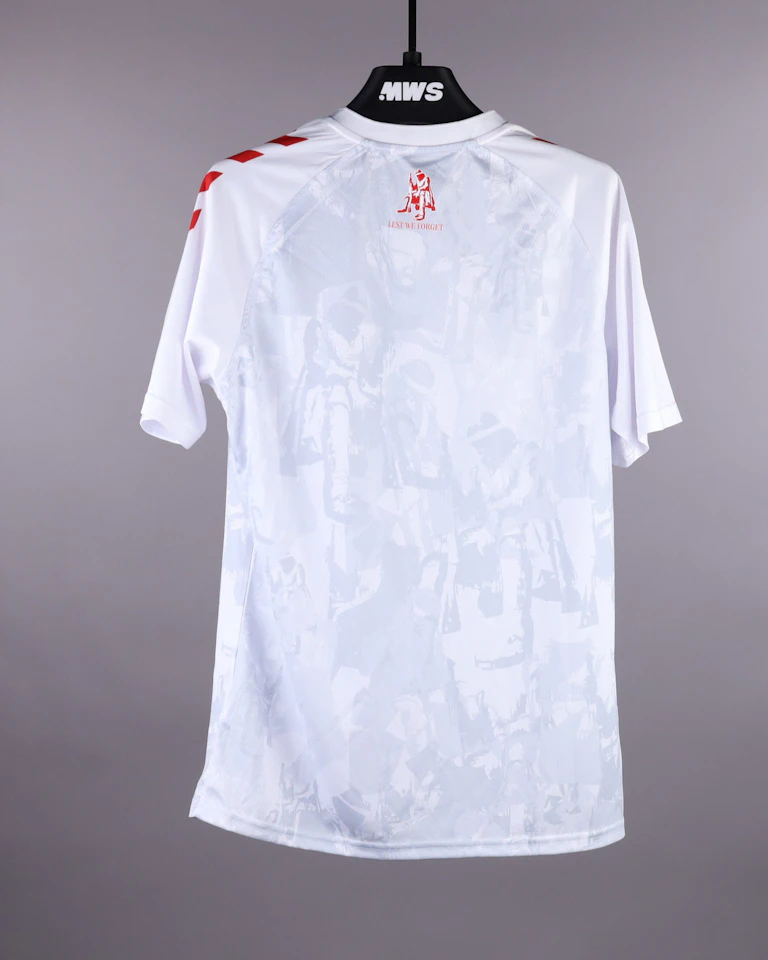 来自Sunderland的Lutsharel Geertruida球衣