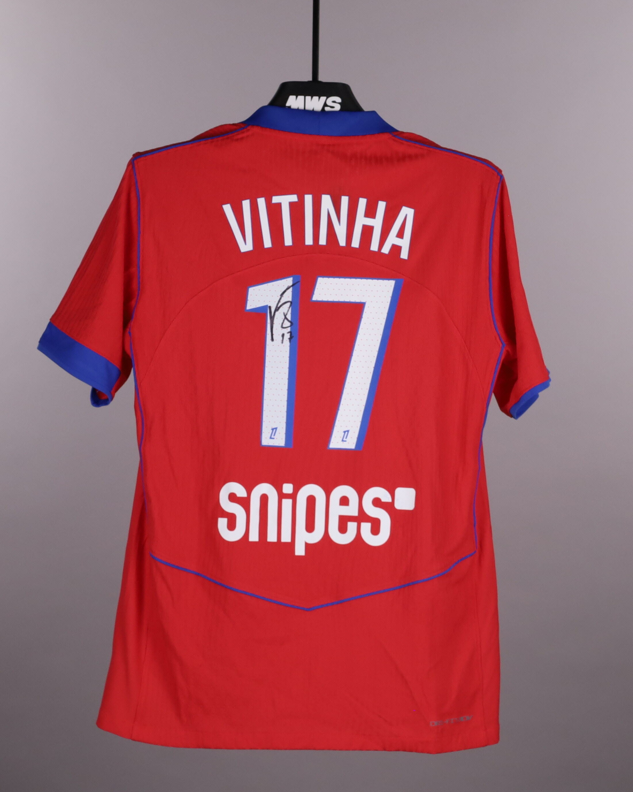 Vitinha Paris Saint-Germain shirt