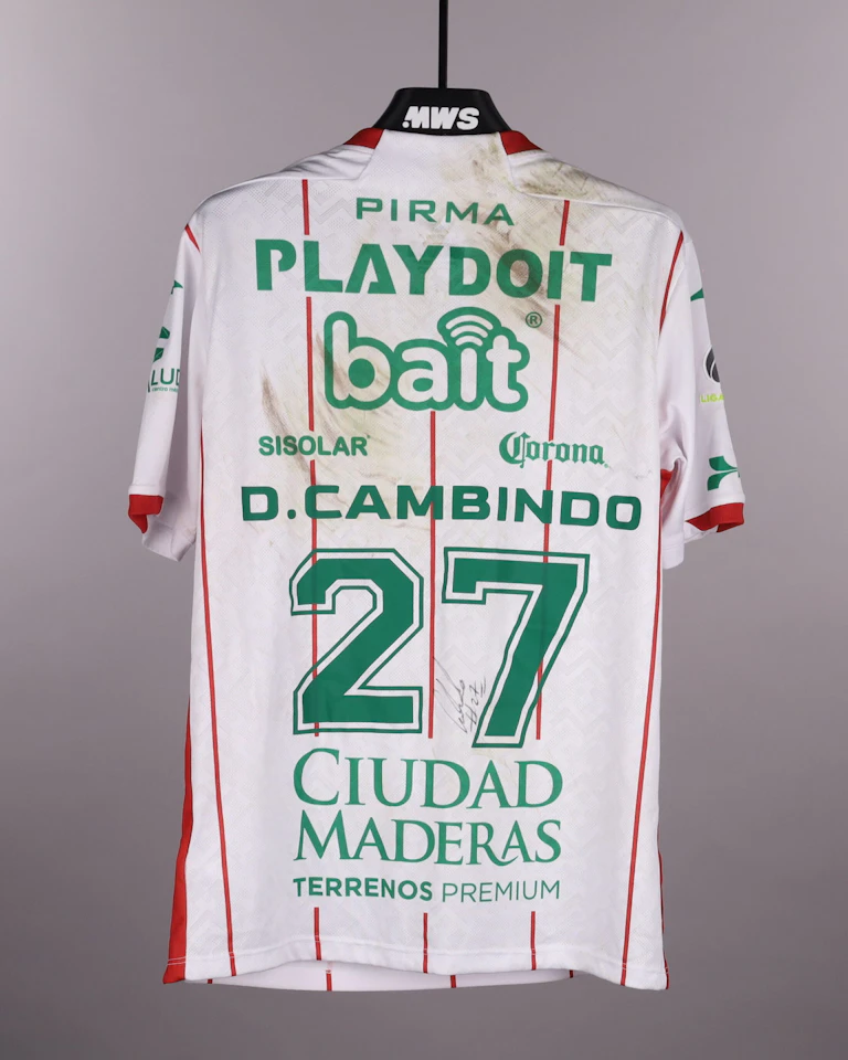 来自Necaxa的Diber Cambindo Abonia球衣