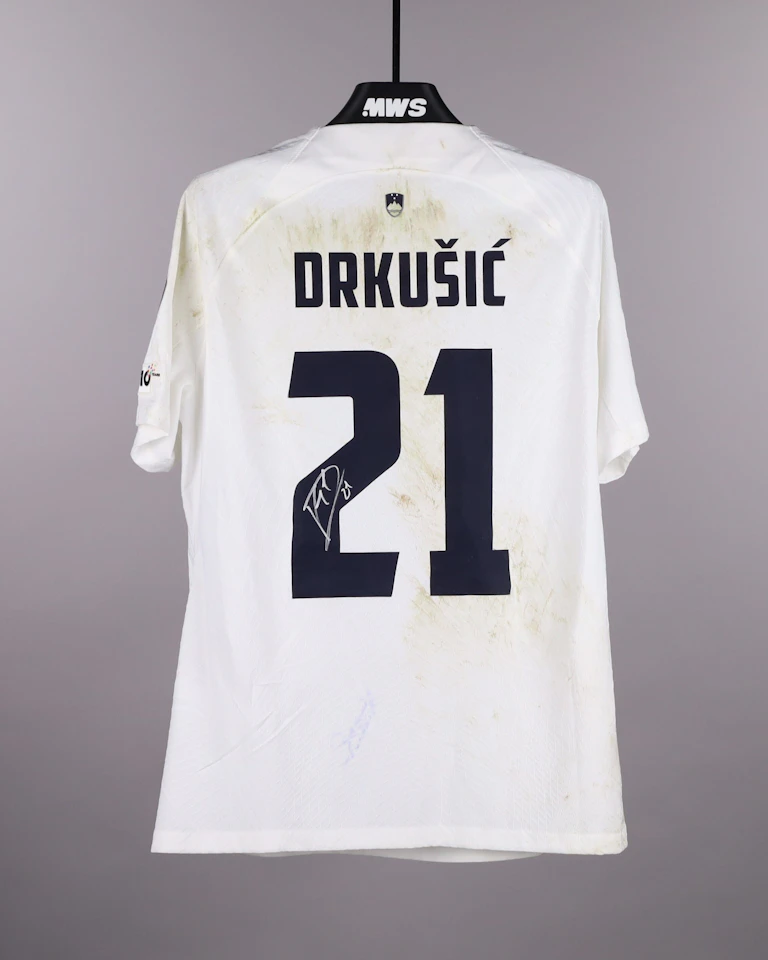 来自Slovenia的Vanja Drkusic球衣