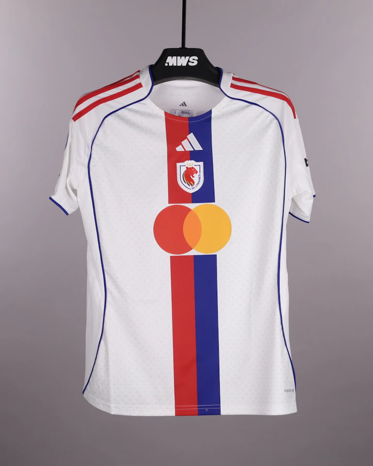 来自OL Lyonnes的Tarciane球衣