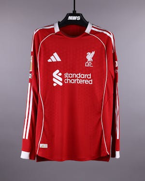 来自Liverpool的Dominik Szoboszlai球衣