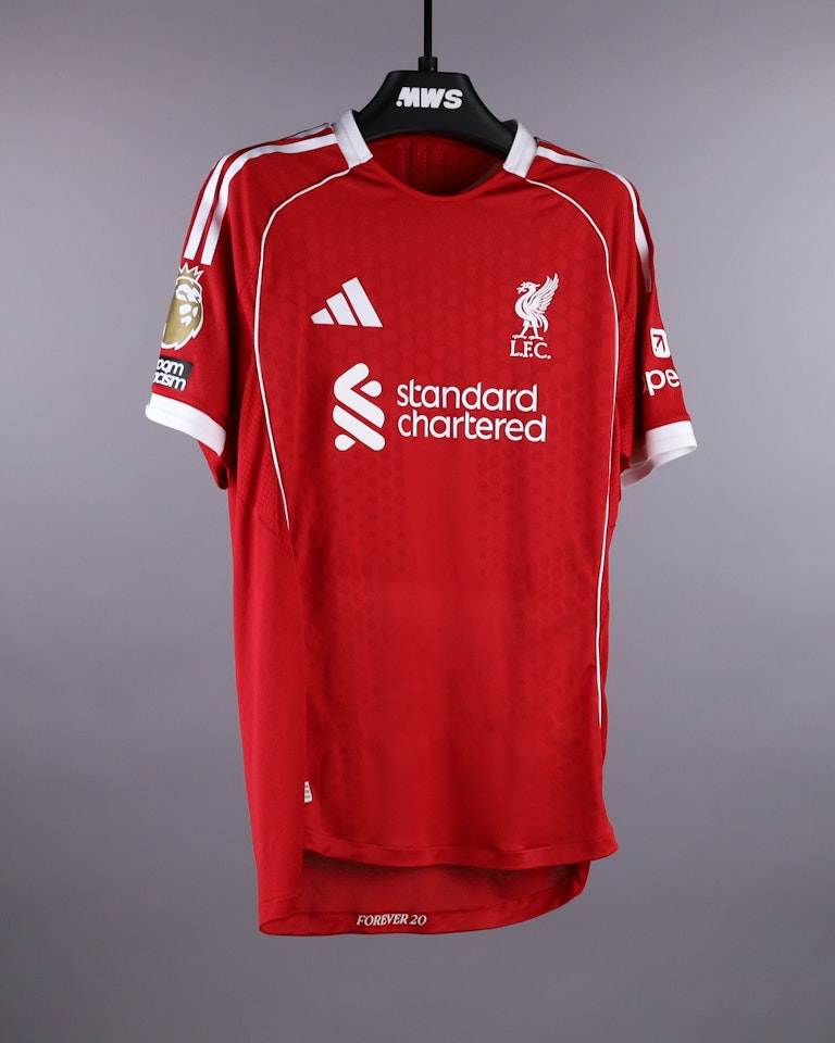 Ryan Gravenberch Liverpool shirt