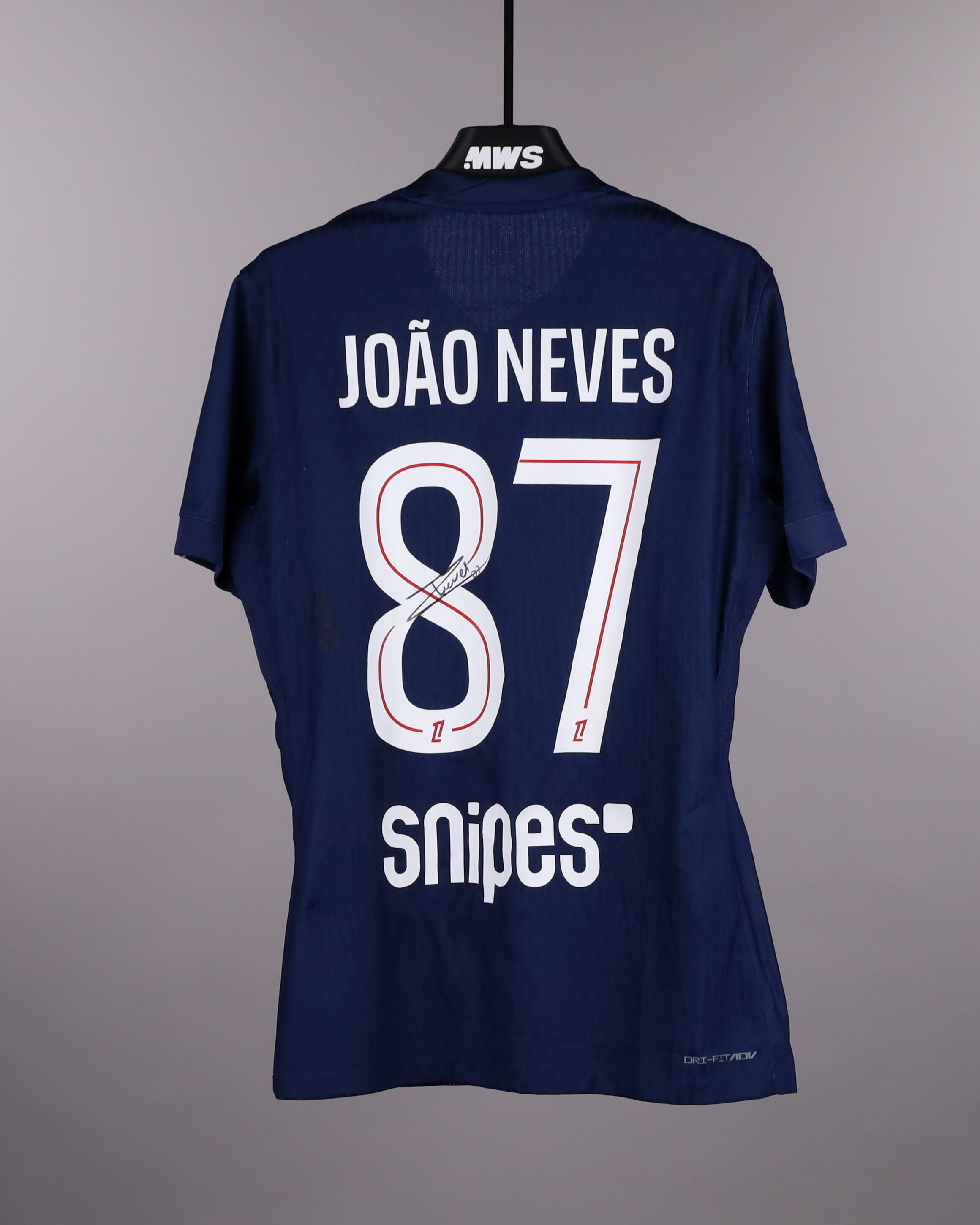 João Neves Paris Saint-Germain shirt
