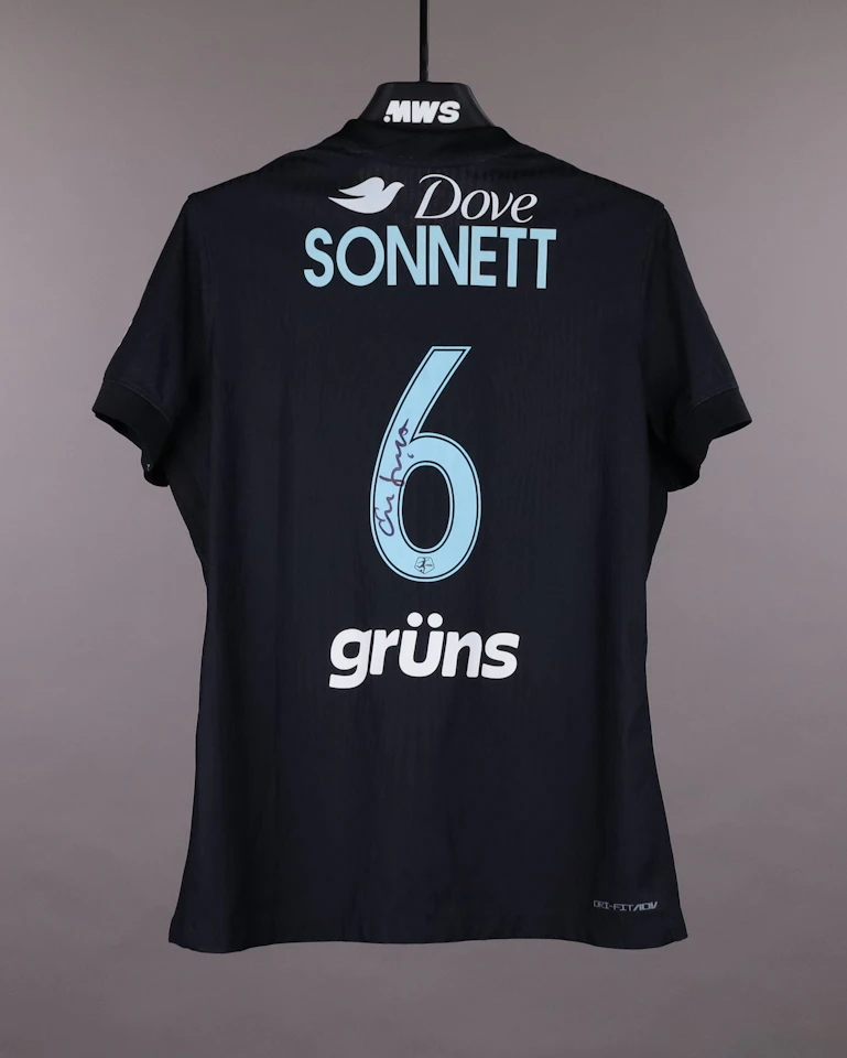 Emily Sonnett Gotham FC shirt