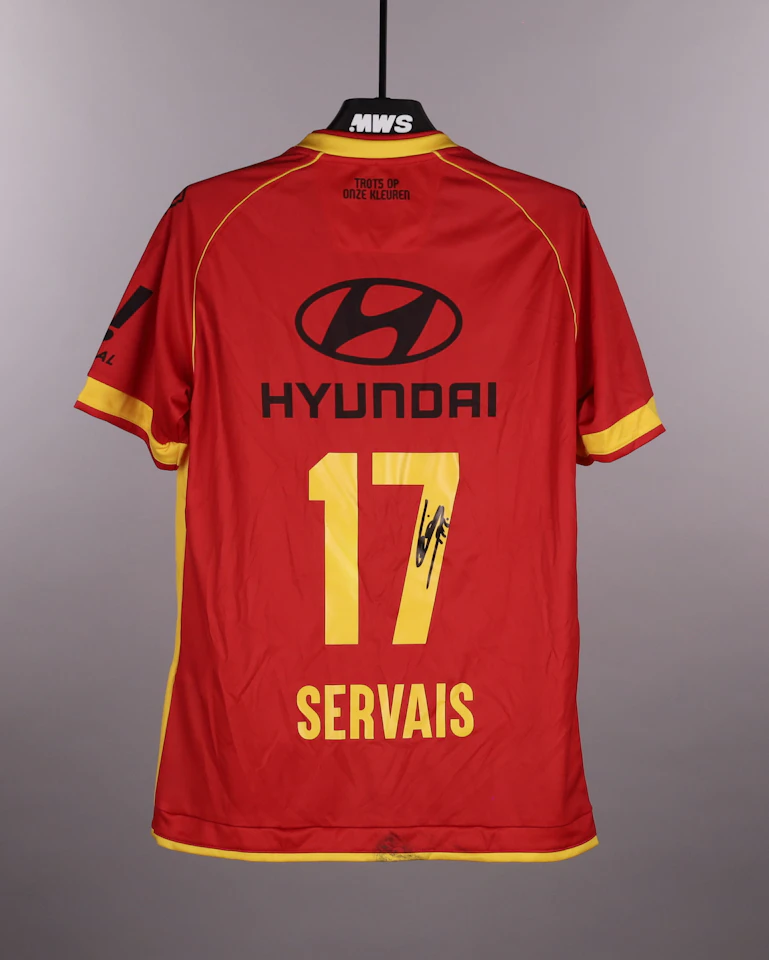 来自KV Mechelen的Mathis Servais球衣
