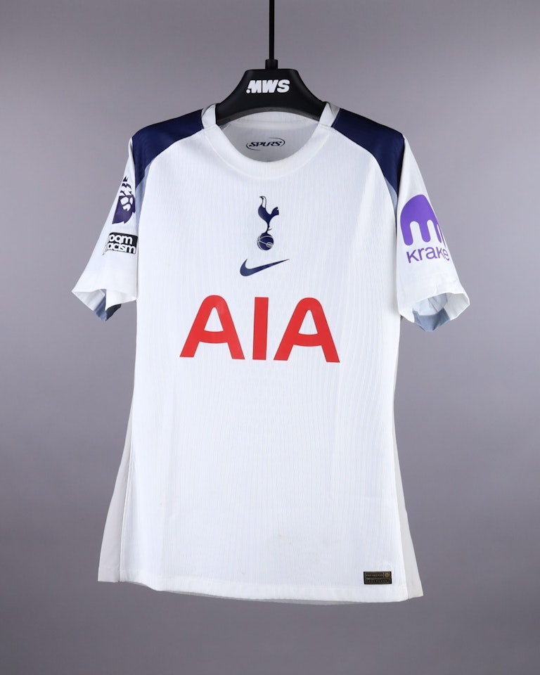 Cristian Romero Tottenham Hotspur shirt