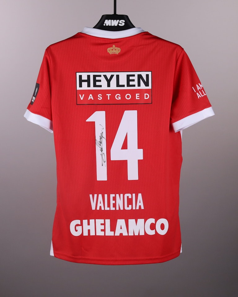 A. Valencia Bajaña Royal Antwerp FC shirt