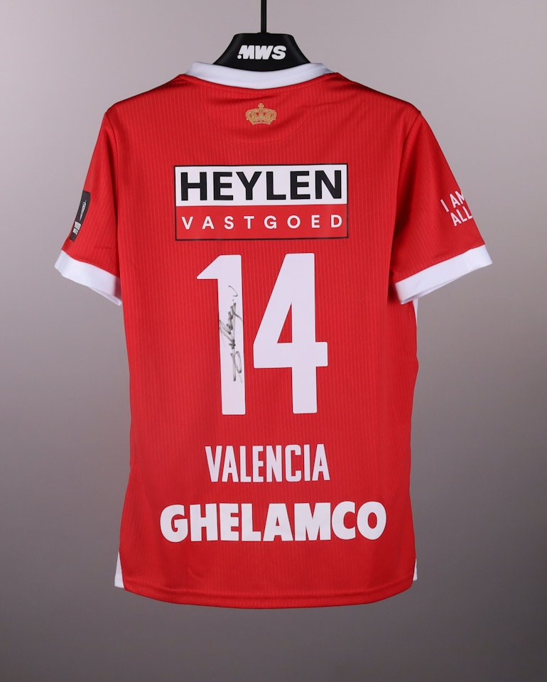 A. Valencia Bajaña Royal Antwerp FC shirt