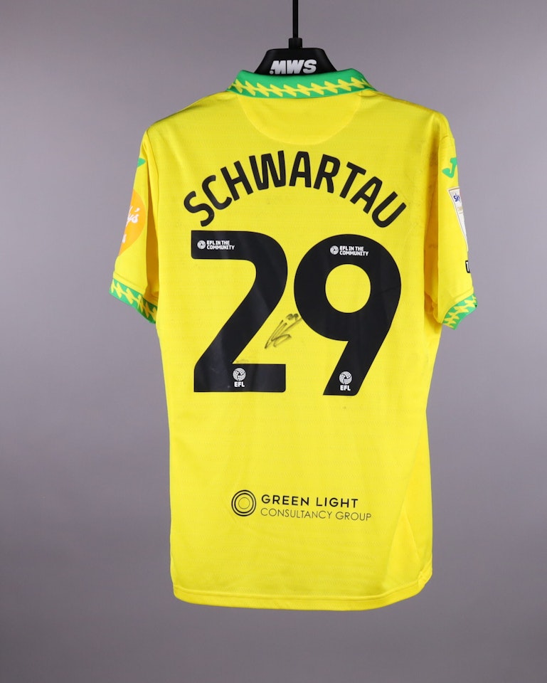 Oscar Schwartau Norwich City shirt