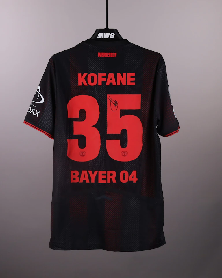 来自Bayer Leverkusen的Christian Kofane球衣