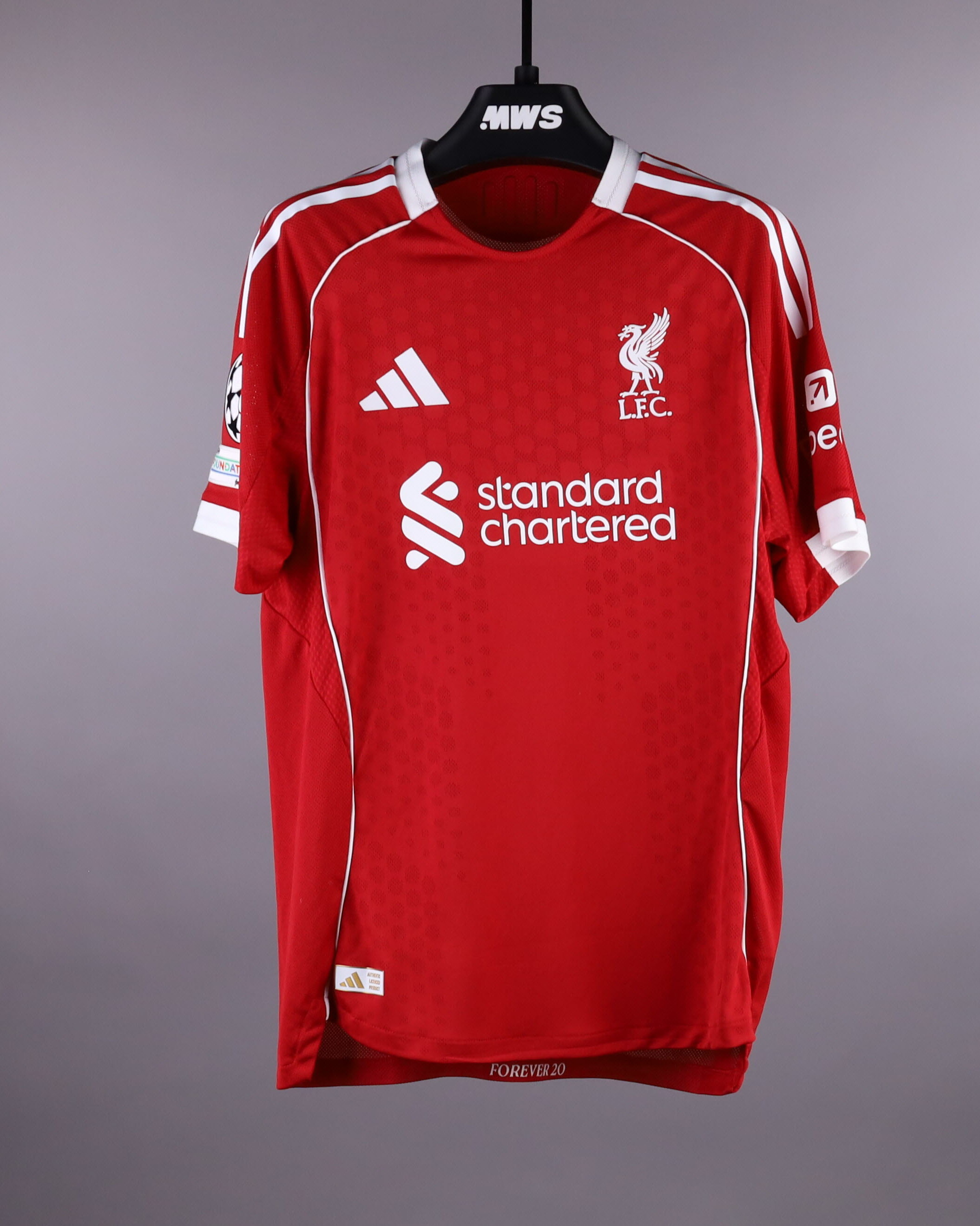 Curtis Jones Liverpool jersey