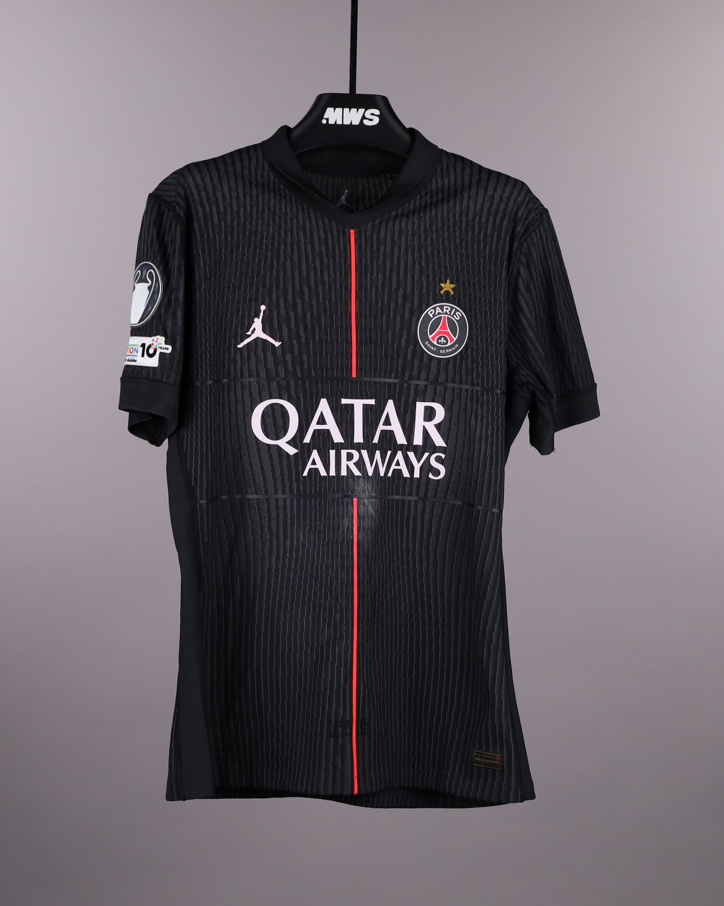 João Neves Paris Saint-Germain shirt