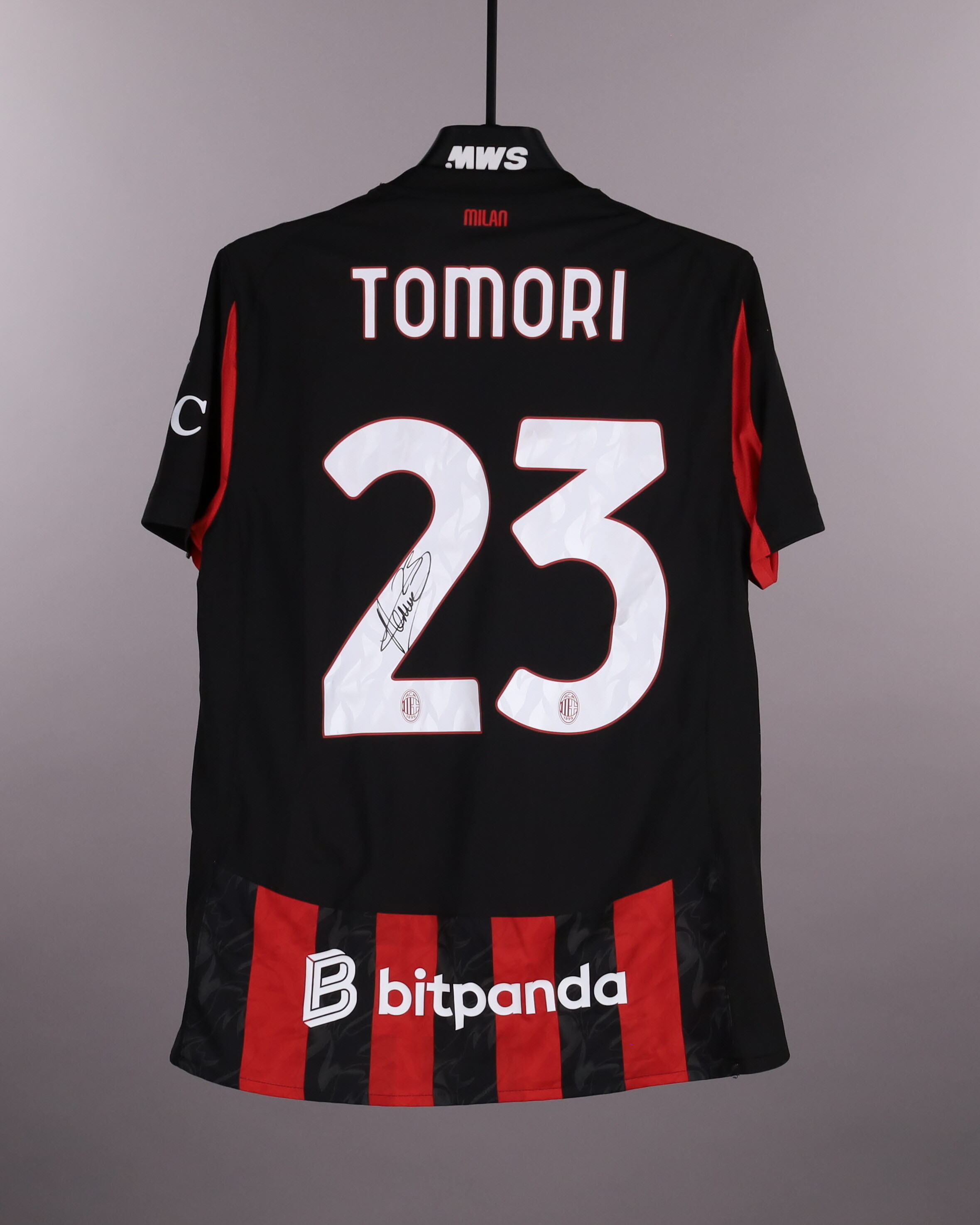 Fikayo Tomori AC Milan shirt