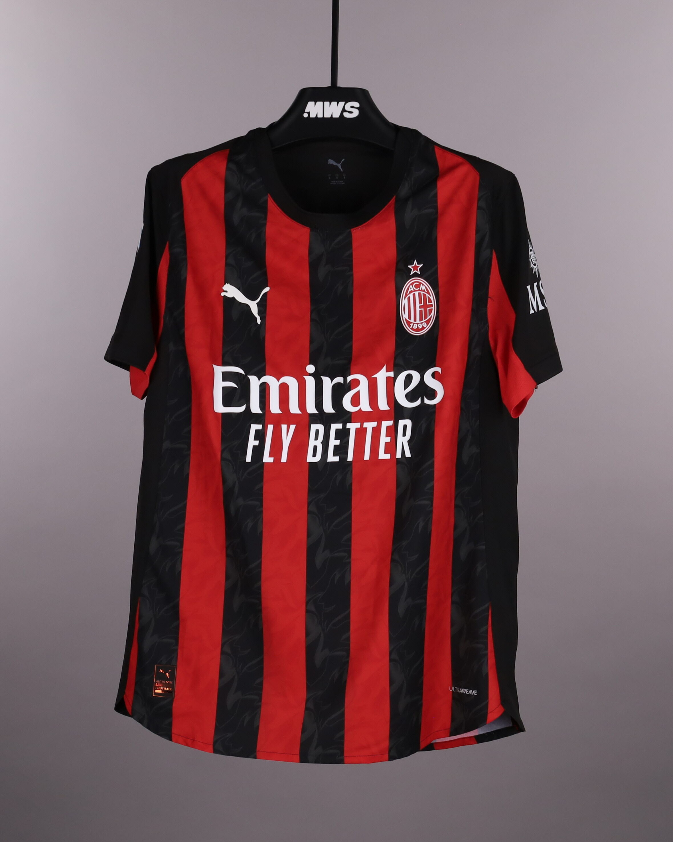 Fikayo Tomori AC Milan shirt