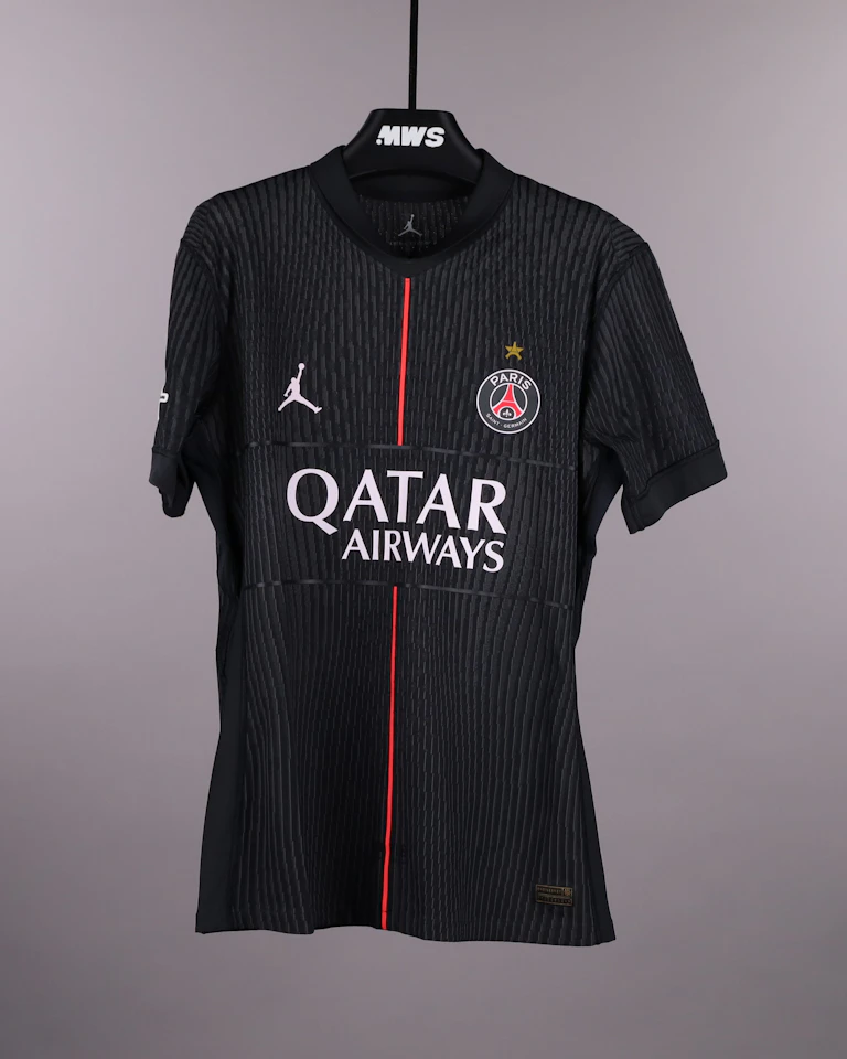 Gonçalo Ramos Paris Saint-Germain shirt