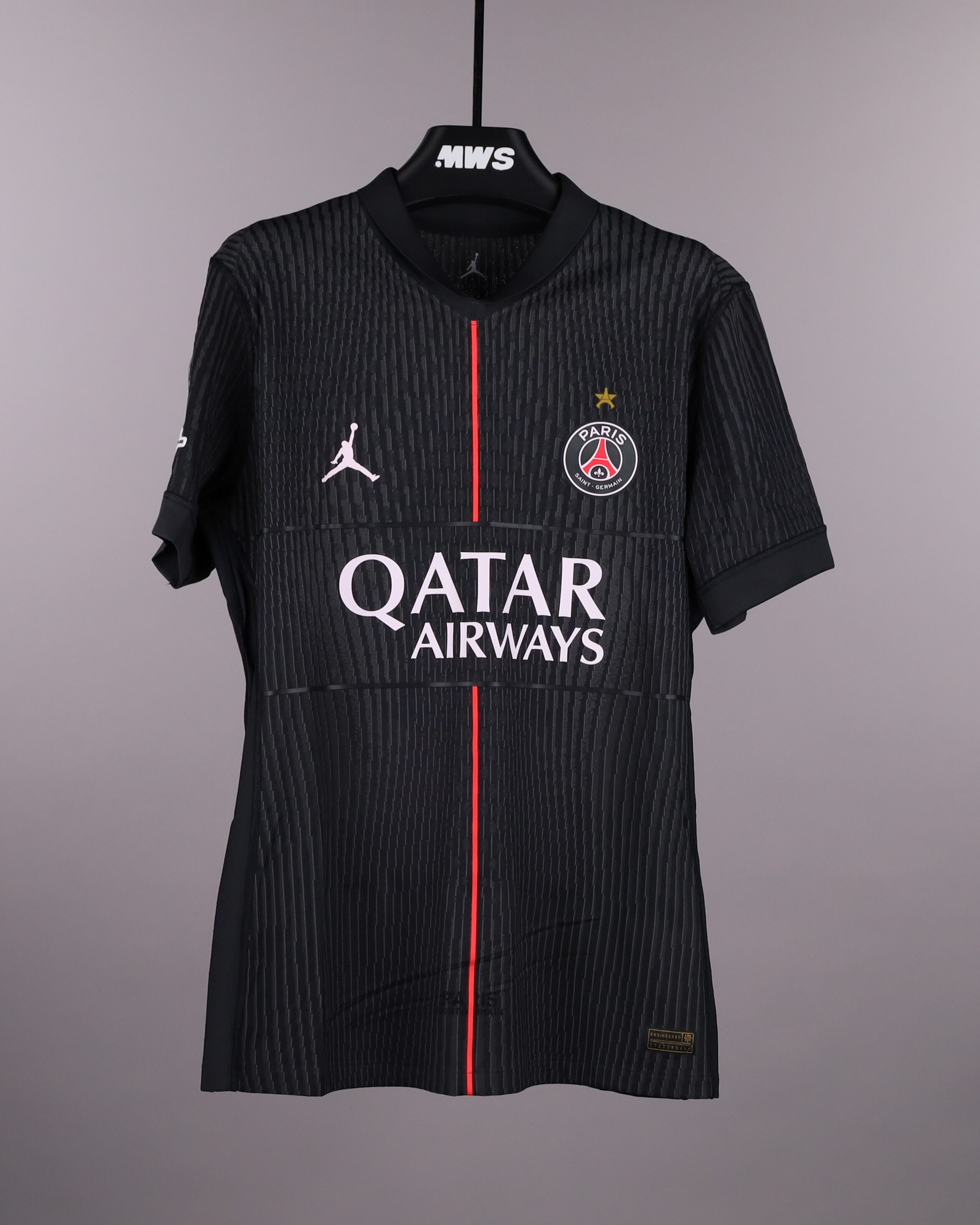Lucas Hernández Paris Saint-Germain shirt
