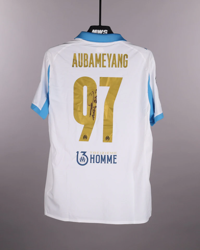 来自Olympique de Marseille的Pierre-Emerick Aubameyang球衣
