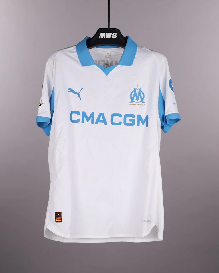 来自Olympique de Marseille的Pierre-Emerick Aubameyang球衣