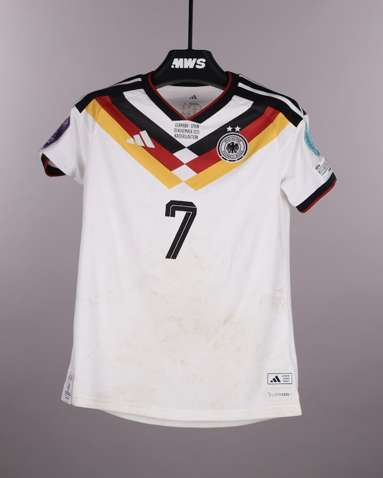 Giulia Gwinn Germany W shirt