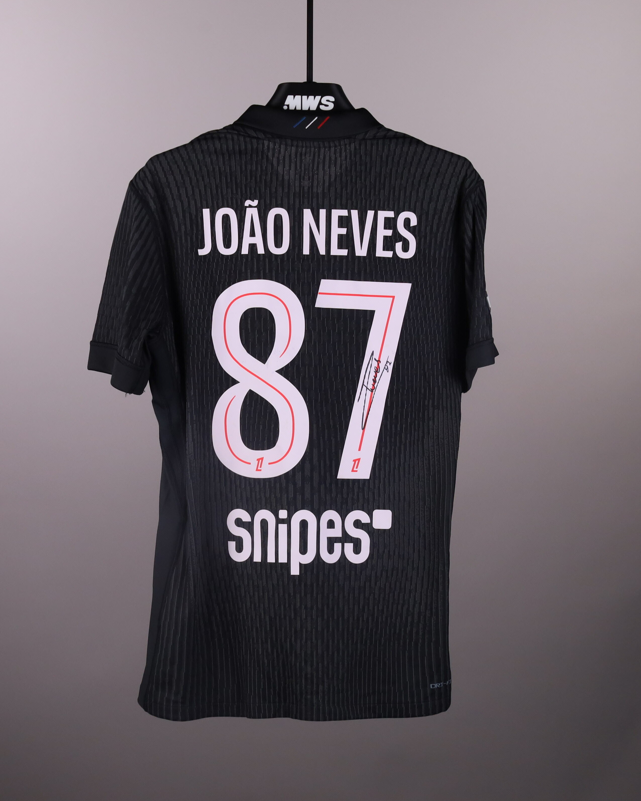 João Neves Paris Saint-Germain shirt