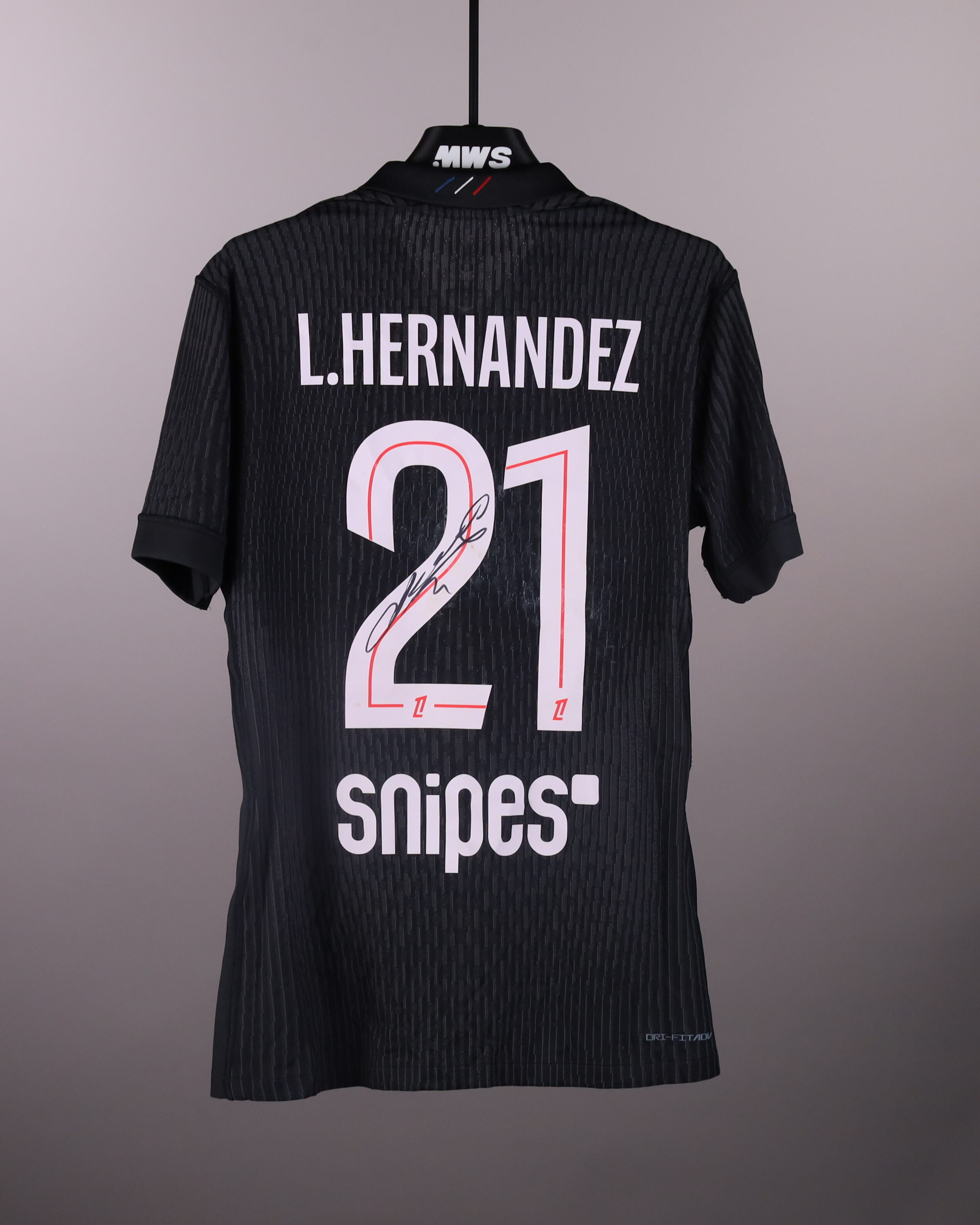 Lucas Hernández Paris Saint-Germain shirt