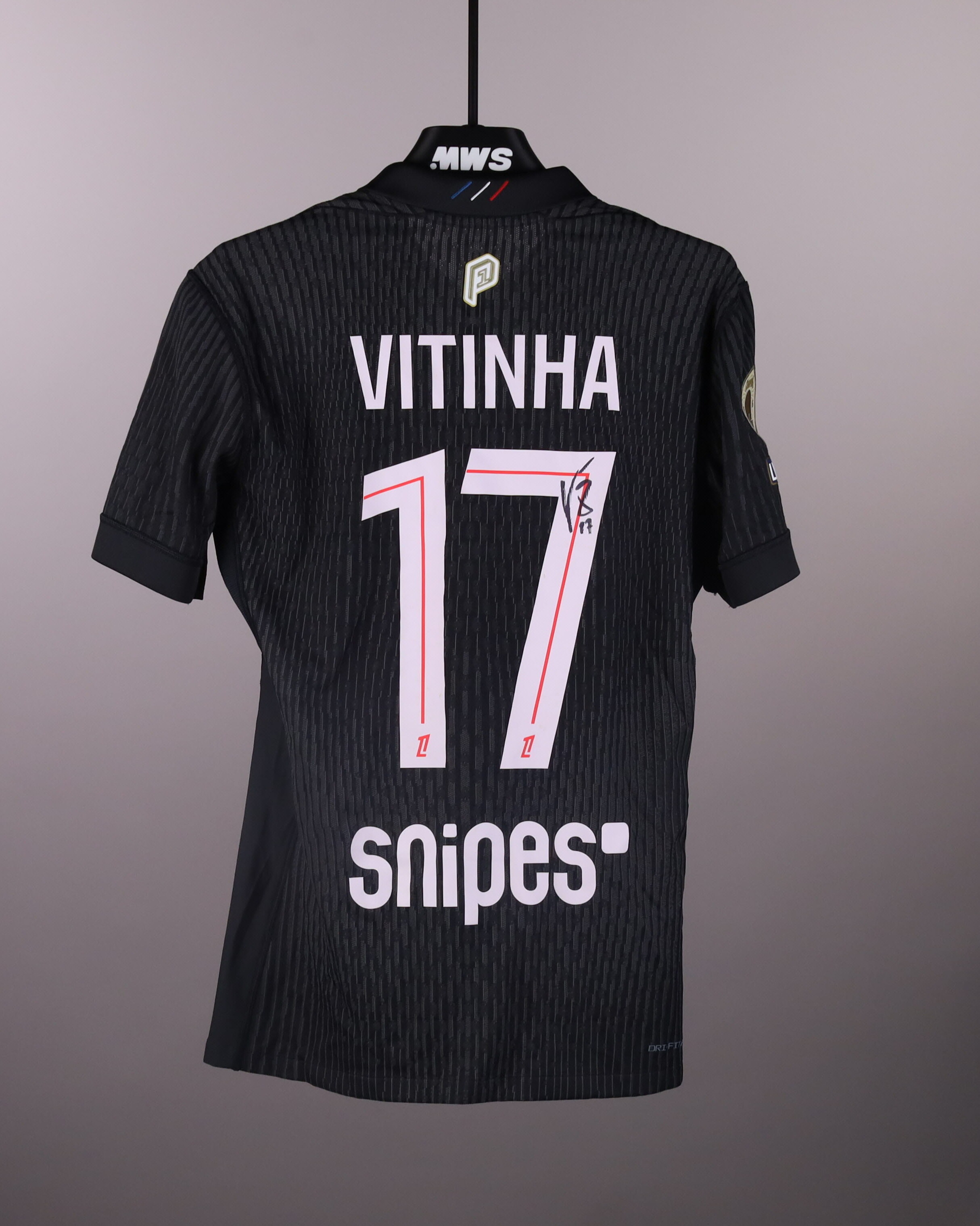 Vitinha Paris Saint-Germain shirt
