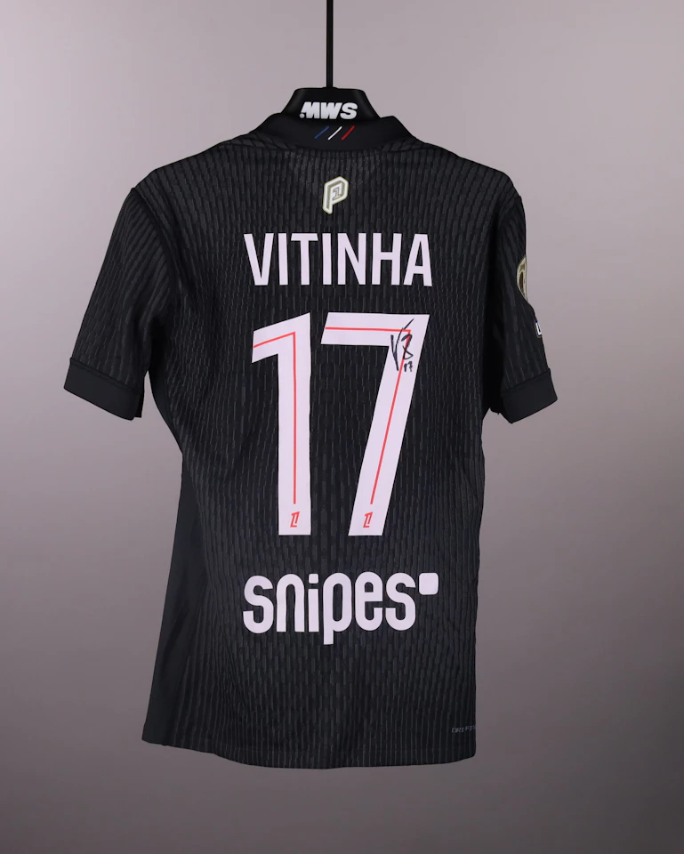 Vitinha Paris Saint-Germain shirt