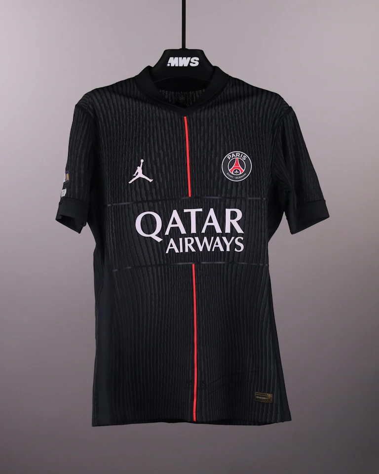 Vitinha Paris Saint-Germain shirt