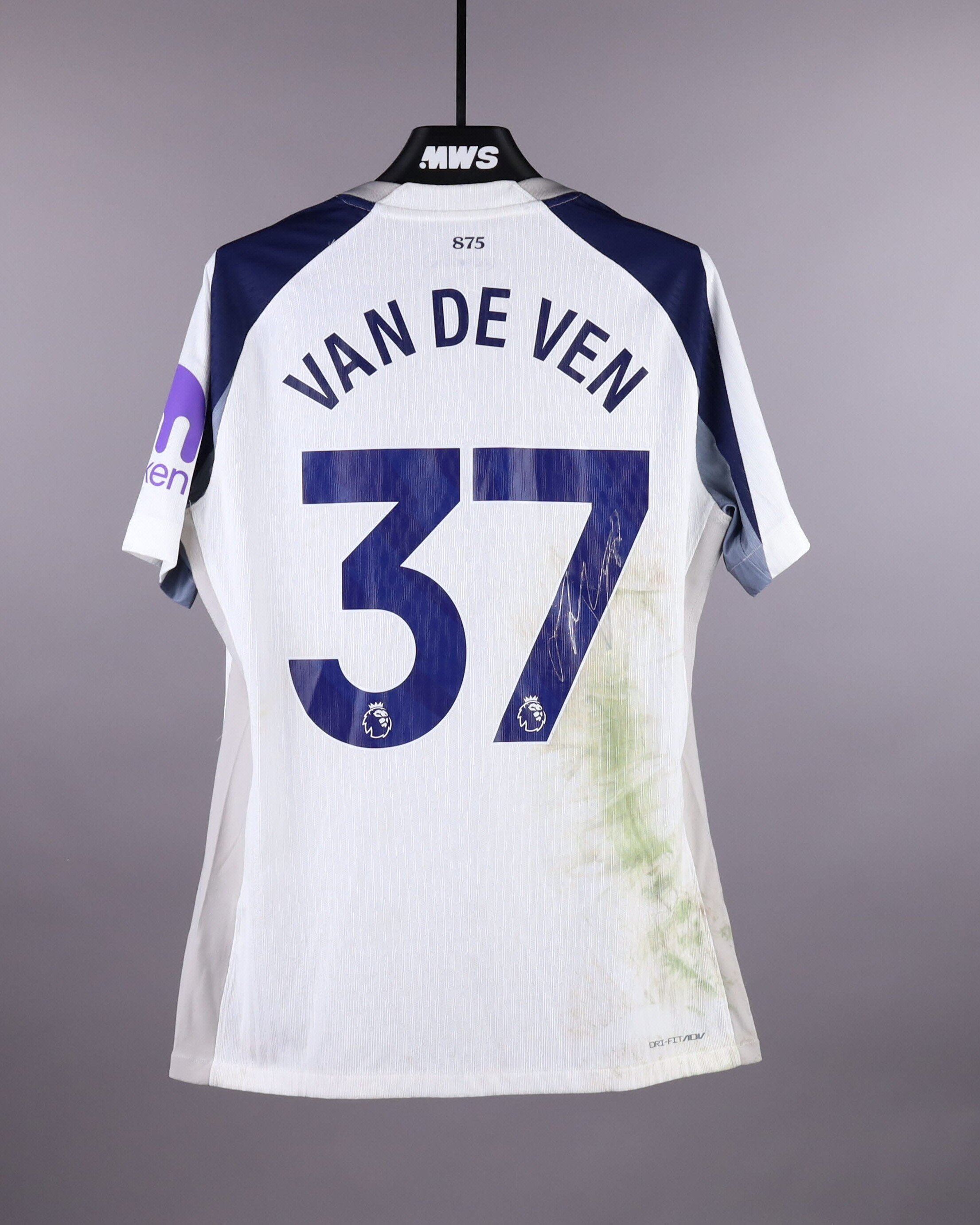 Micky van de Ven | Tottenham Hotspur - Fulham | MatchWornShirt